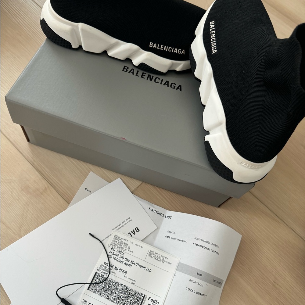 WOMEN'S SPEED RECYCLED KNIT SNEAKER IN BLACK/WHITE